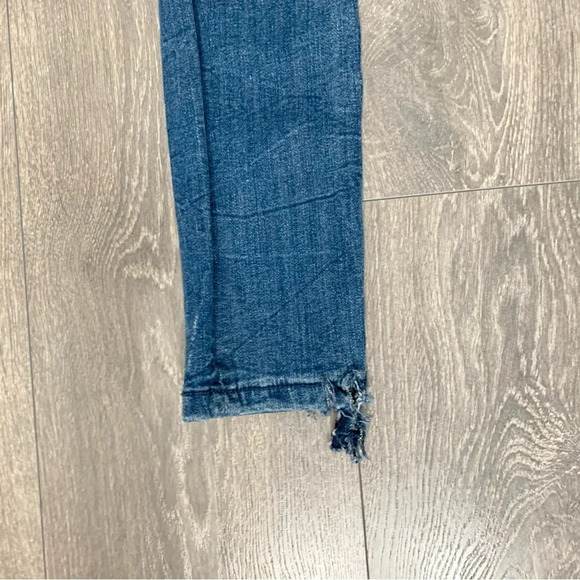 Zara Women’s Skinny Jeans Distressed Ripped Knees Dark Wash Denim high rise - Picture 6 of 13